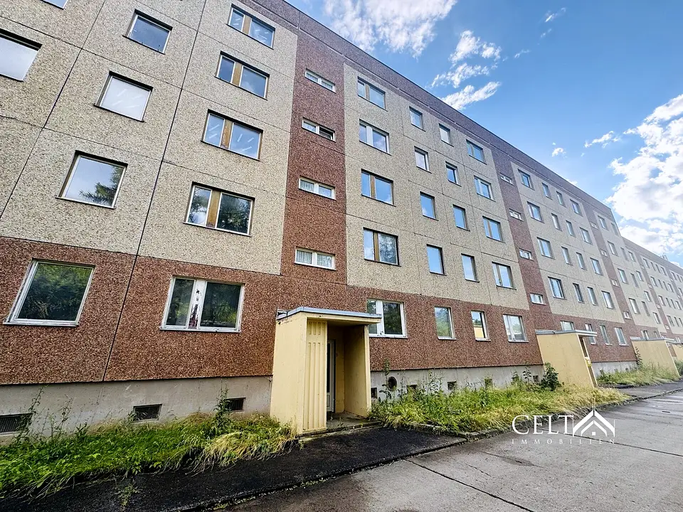 Mehrfamilienhaus in Roßleben — Außenansicht, 2.500 m²