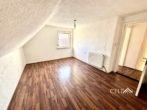 Schlafzimmer - Handwerkertraum in Straubing-Ost – Mehrfamilienhaus mit großem Grundstück & Förderchance