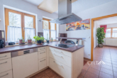 Küche - Großes Einfamilienhaus mit exklusiver Aussicht | 350m² | Balkon | Terrasse | Garten | Sauna