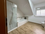 Badezimmer - Wohnen mit Wohlfühlfaktor – 4-Zimmer-Reihenmittelhaus