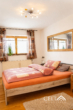 Bungalow - Schlafzimmer - 5% Rendite in Straubing – Vollvermietetes Wohn- & Geschäftshaus mit zusätzlichem Bungalow