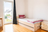 1. OG Zimmer - 5% Rendite in Straubing – Vollvermietetes Wohn- & Geschäftshaus mit zusätzlichem Bungalow