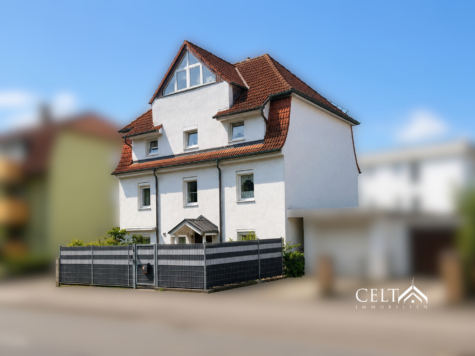 5% Rendite ! 3-Familienhaus in Straubing Süd mit großem Potenzial, 94315 Straubing, Mehrfamilienhaus