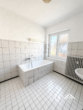 Badezimmer - Stadtnahe Straubinger Eigentumswohnung | 4-Zimmer mit Balkon, Keller & Charme