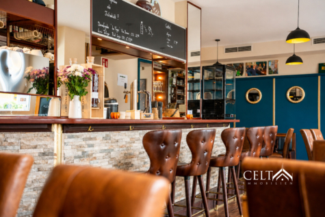 5% Rendite – Stilvolles Anlageobjekt mit Café, Wohnungen & Bungalow, 94315 Straubing, Café