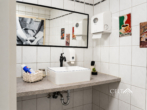 Cafe - Toilette - 5% Rendite – Stilvolles Anlageobjekt mit Café, Wohnungen & Bungalow